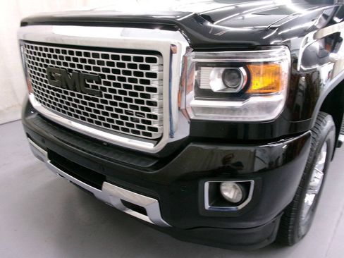 Used 2015 GMC Sierra 3500 Denali w/ Duramax Plus Package AWD/4WD image 16