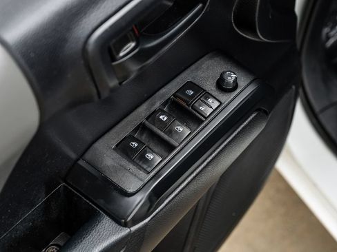 Used 2020 Toyota Tacoma SR w/ SR Convenience Package RWD image 42