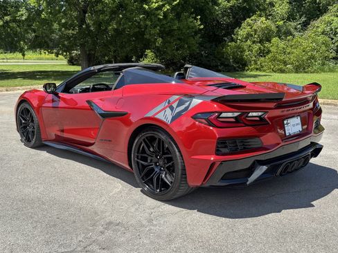 Used 2024 Chevrolet Corvette Z06 RWD image 4