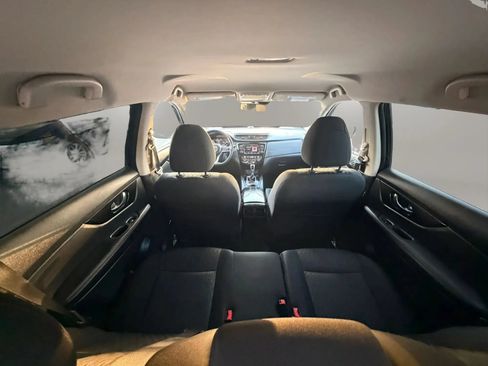 Used 2019 Nissan Rogue SV FWD image 27