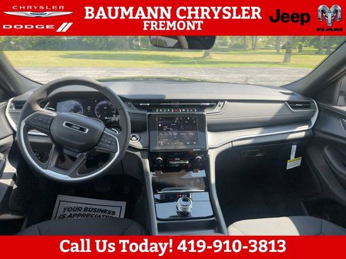 New 2025 Jeep Grand Cherokee L Laredo w/ Trailer Tow Package AWD/4WD image 17