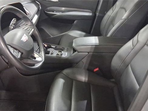 Used 2025 Cadillac XT4 Premium Luxury image 9