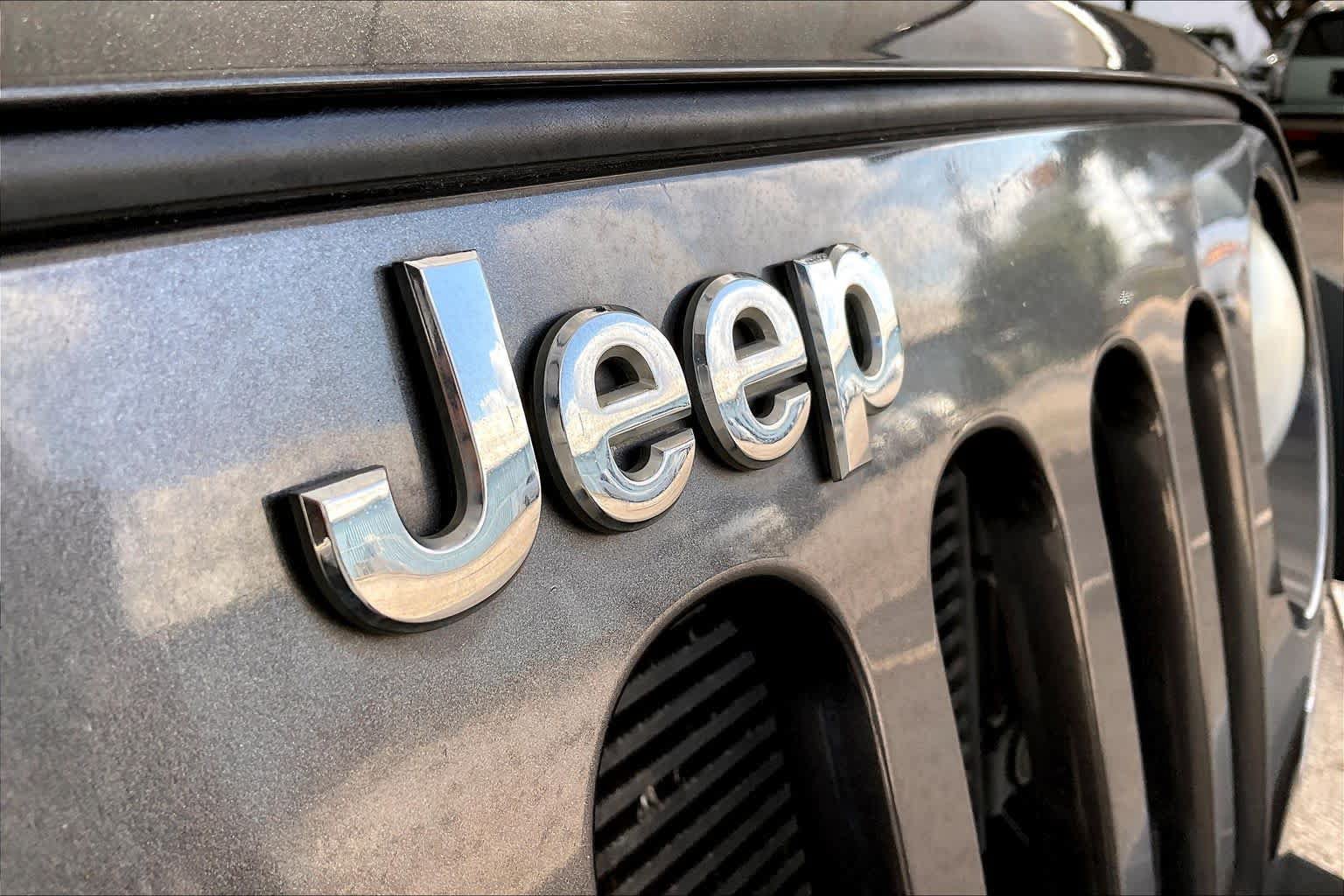 Used 2014 Jeep Wrangler Sport AWD/4WD image 31