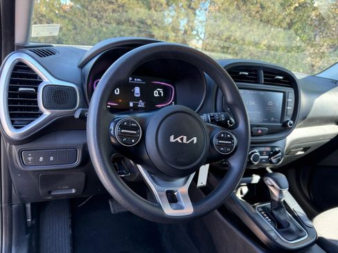 Used 2024 Kia Soul LX w/ Option Group 015 FWD image 40