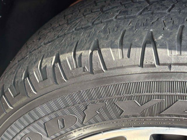 Used 2016 Jeep Cherokee Trailhawk w/ Comfort/Convenience Group AWD/4WD image 30