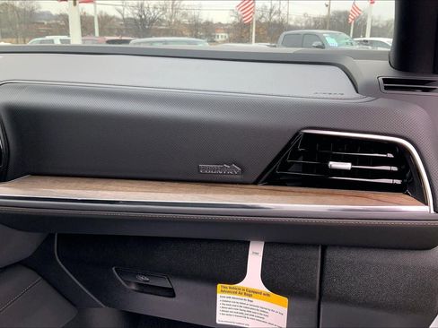 Used 2026 Chevrolet Tahoe High Country image 16