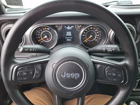 Used 2021 Jeep Wrangler Unlimited Sport image 18