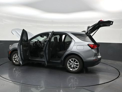 Used 2024 Chevrolet Equinox LT FWD image 34