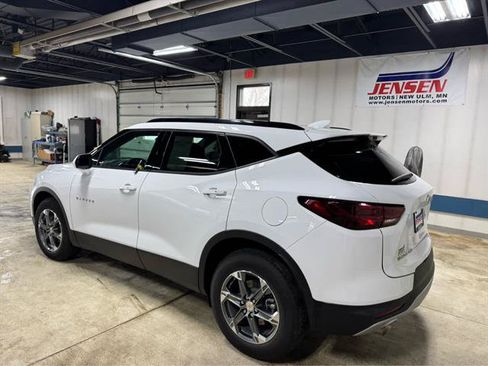 Certified 2025 Chevrolet Blazer LT w/ Convenience Package AWD/4WD image 6