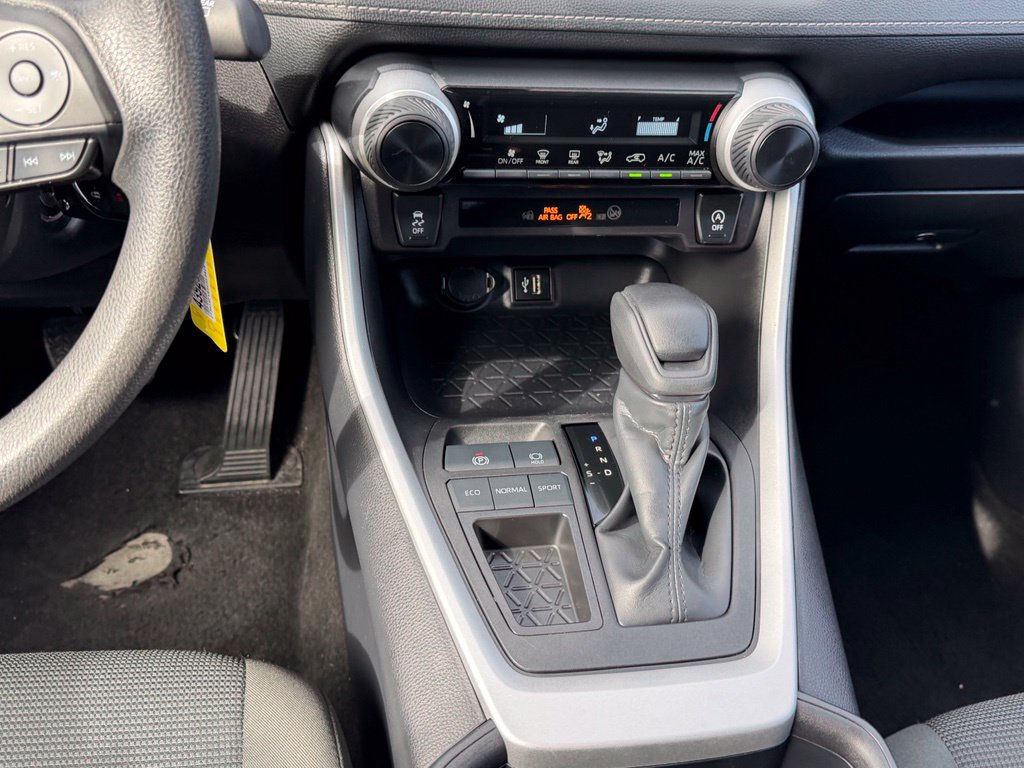 Certified 2025 Toyota RAV4 LE FWD image 21