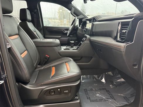 Used 2022 GMC Sierra 1500 AT4 w/ AT4 Premium Package image 11