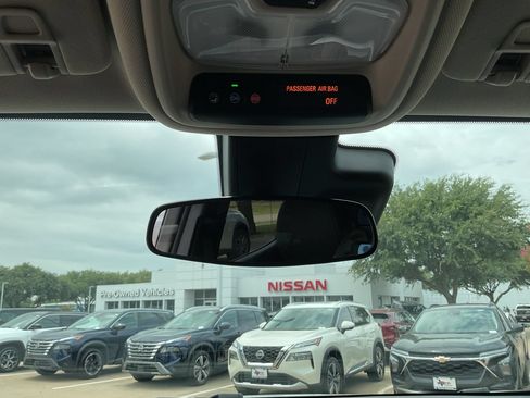 Used 2025 Buick Encore GX Preferred FWD image 25