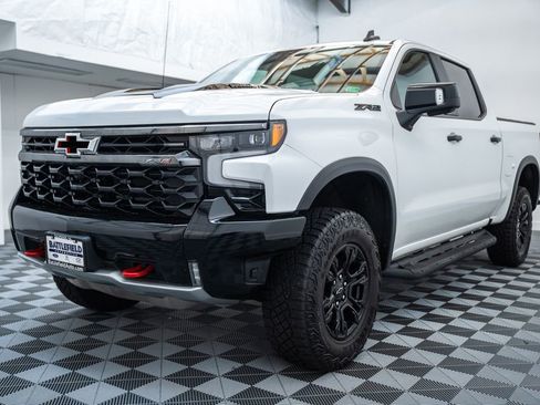 Used 2024 Chevrolet Silverado 1500 ZR2 w/ Technology Package AWD/4WD image 3