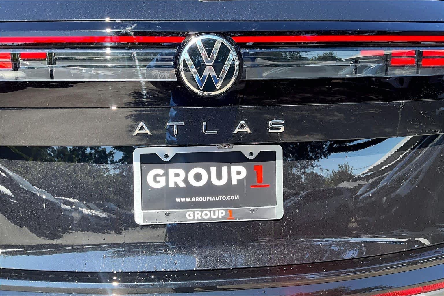 New 2027 Volkswagen Atlas SE FWD image 15