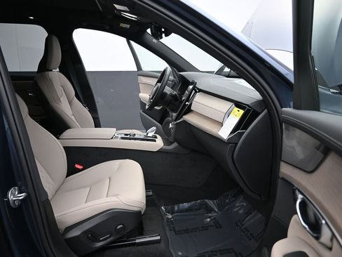 New 2026 Volvo XC90 B6 Plus AWD/4WD image 15