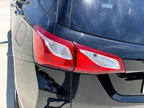 Used 2021 Chevrolet Equinox Premier FWD image 28