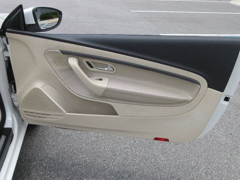Used 2011 Volkswagen Eos Komfort FWD image 20