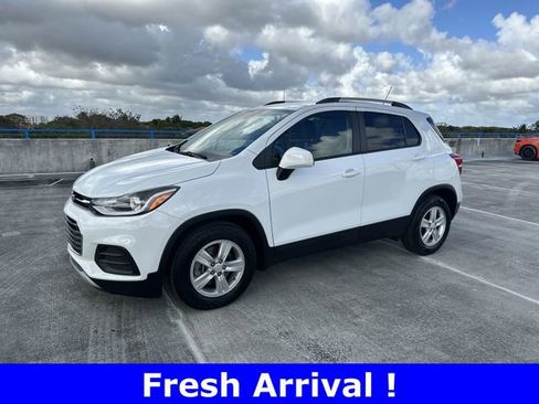 Used 2022 Chevrolet Trax LT w/ LT Convenience Package image 35
