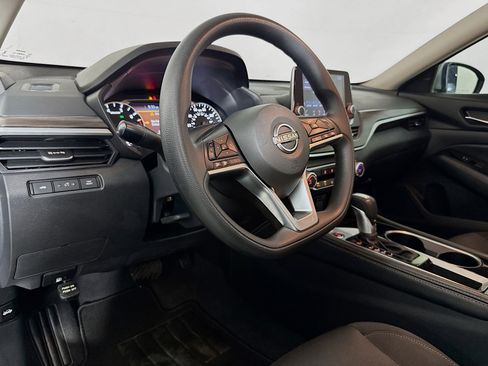 Used 2023 Nissan Altima 2.5 SV FWD image 22