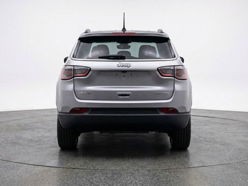 Used 2025 Jeep Compass Limited AWD/4WD image 7