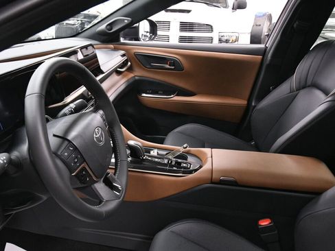 Used 2026 Toyota Crown w/ Advanced Technology Package AWD/4WD image 20