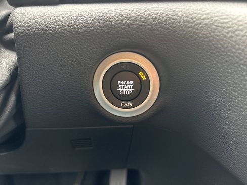 New 2026 Chrysler Pacifica Select FWD image 13