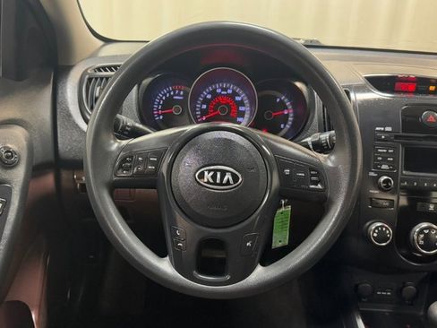 Used 2010 Kia Forte EX image 16