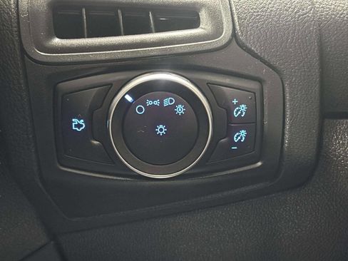 Used 2017 Ford Focus SE image 35