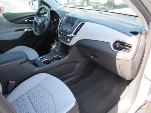 Used 2023 Chevrolet Equinox LS w/ Sport Edition FWD image 12