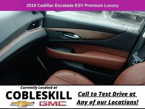 Used 2019 Cadillac Escalade ESV Premium Luxury AWD/4WD image 28
