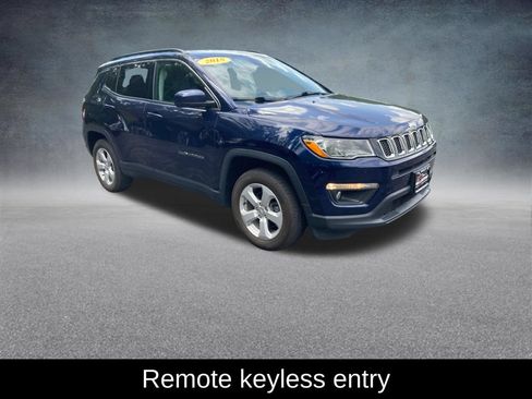 Used 2018 Jeep Compass Latitude AWD/4WD image 9