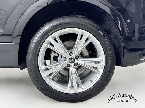 Used 2022 Audi Q8 Premium w/ Convenience Package image 38