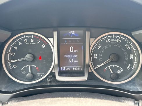 Used 2021 Toyota Tacoma SR5 RWD image 21