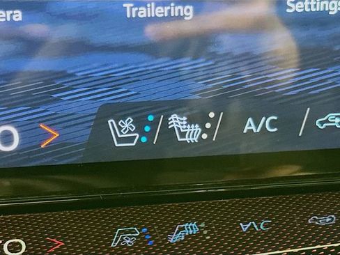 New 2026 Chevrolet Traverse RS image 21