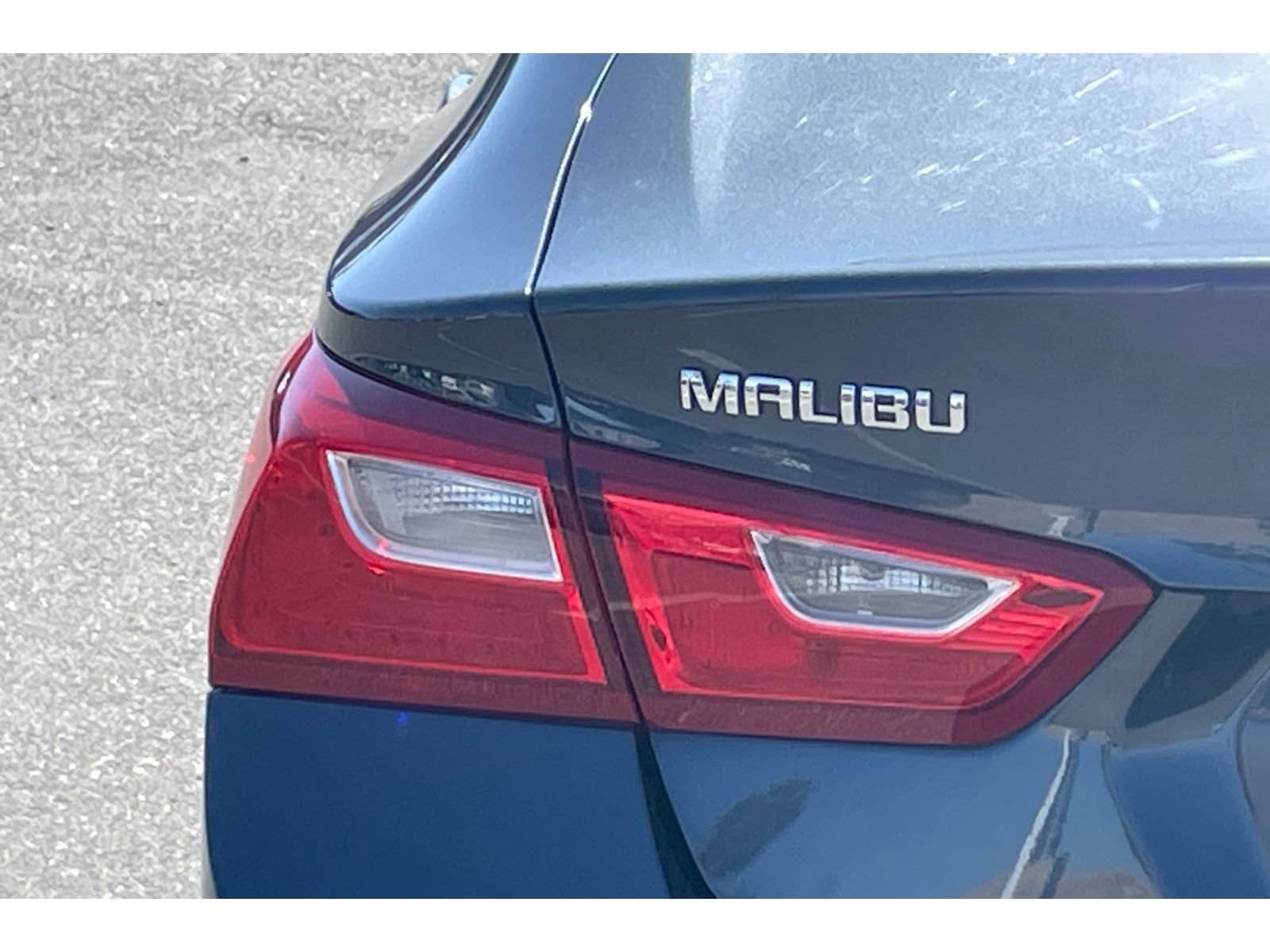 Used 2020 Chevrolet Malibu LS FWD image 39