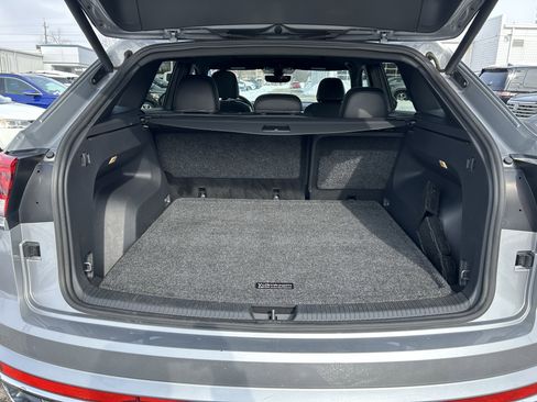 Used 2021 Volkswagen Atlas Cross Sport SEL R-Line image 27