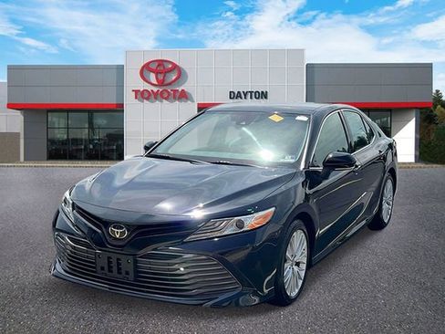 Used 2019 Toyota Camry XLE w/ Carpet Mat Package FWD image 2