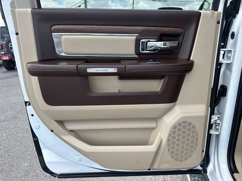 Used 2018 RAM 1500 Laramie w/ Convenience Group AWD/4WD image 18