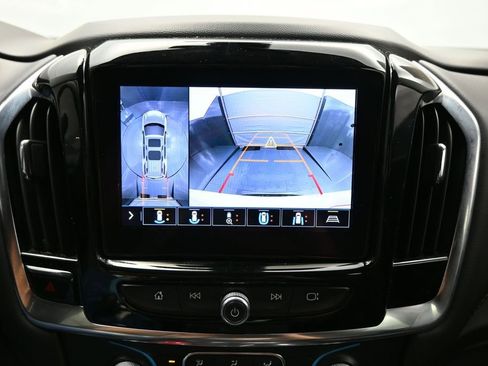 Used 2021 Chevrolet Traverse LT w/ LT Premium Package FWD image 22