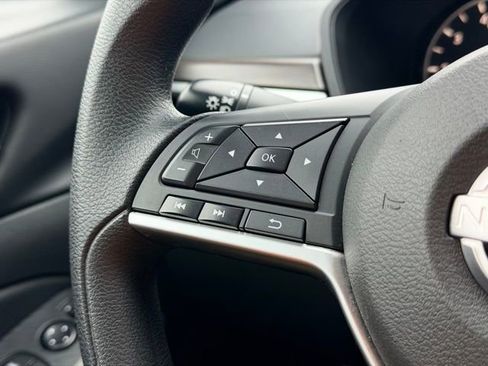 Used 2024 Nissan Altima 2.5 SV image 9