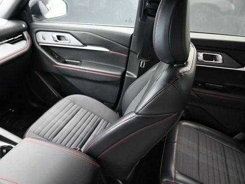Used 2025 Ford Explorer ST-Line RWD image 11