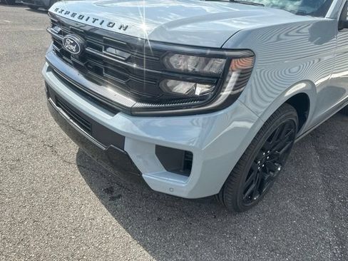 New 2027 Ford Expedition Max Platinum w/ Stealth Performance Package AWD/4WD image 9