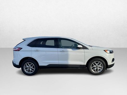 Used 2024 Ford Edge SEL w/ Convenience Package image 4