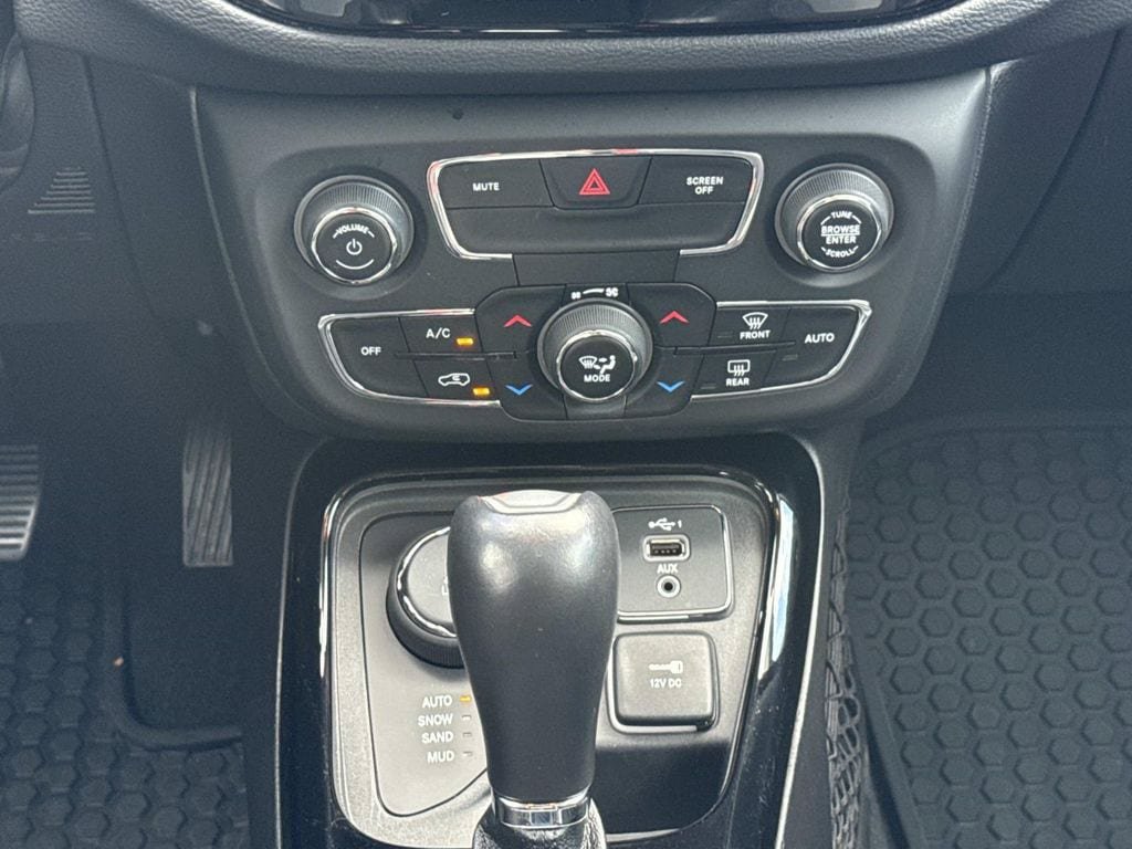 Used 2020 Jeep Compass Latitude AWD/4WD image 15