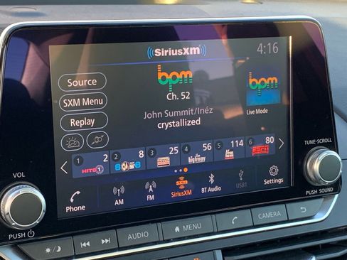 Used 2025 Nissan Altima 2.5 SV image 21