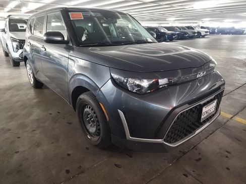 Certified 2025 Kia Soul LX FWD image 1