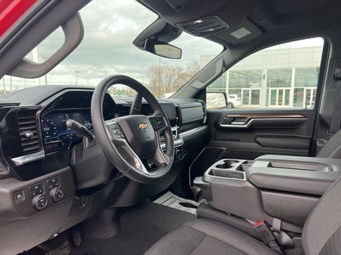 Used 2024 Chevrolet Silverado 1500 LT image 16