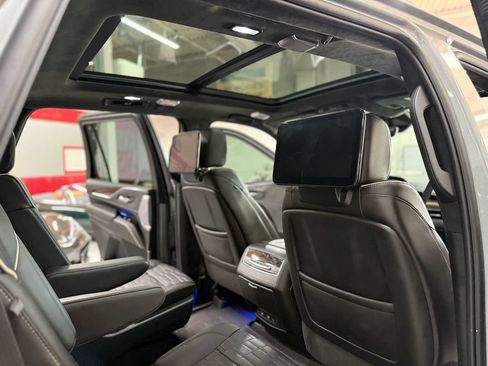 Used 2023 Cadillac Escalade Sport Platinum w/ LPO, ONYX Package AWD/4WD image 19