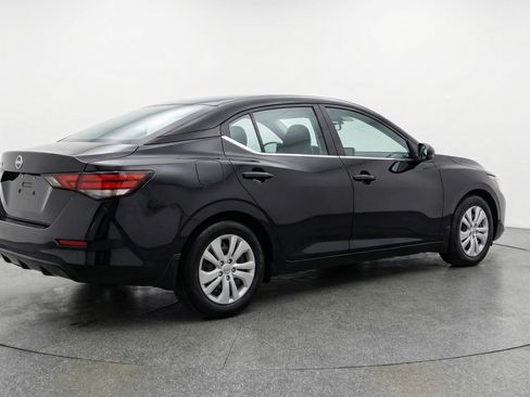 Used 2025 Nissan Sentra S FWD image 9