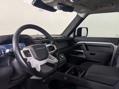 Used 2022 Land Rover Defender 110 SE image 4